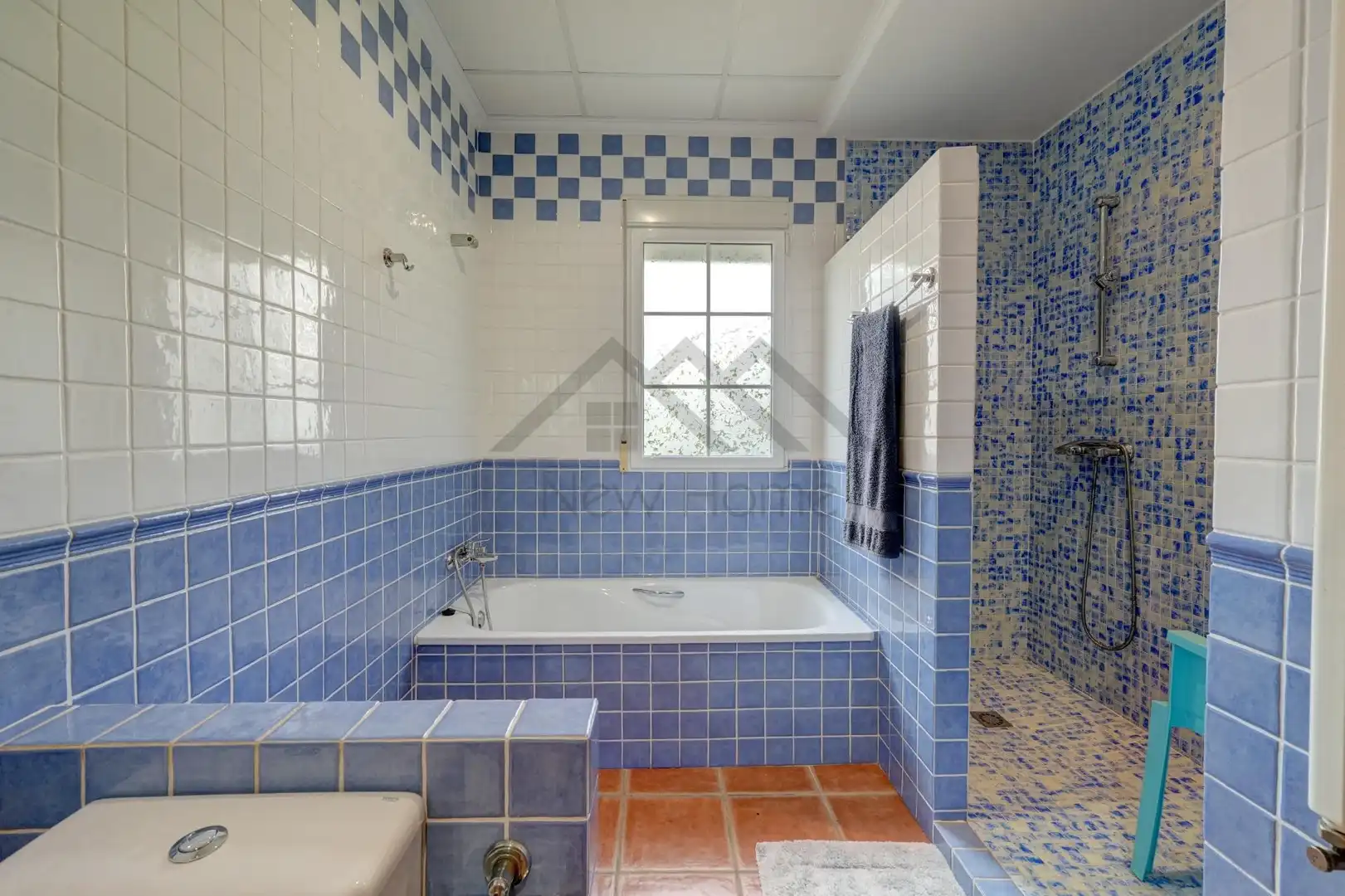 Bathroom of Houses for sale in La Pobla de Vallbona  with Heating, Private garden and Terrace