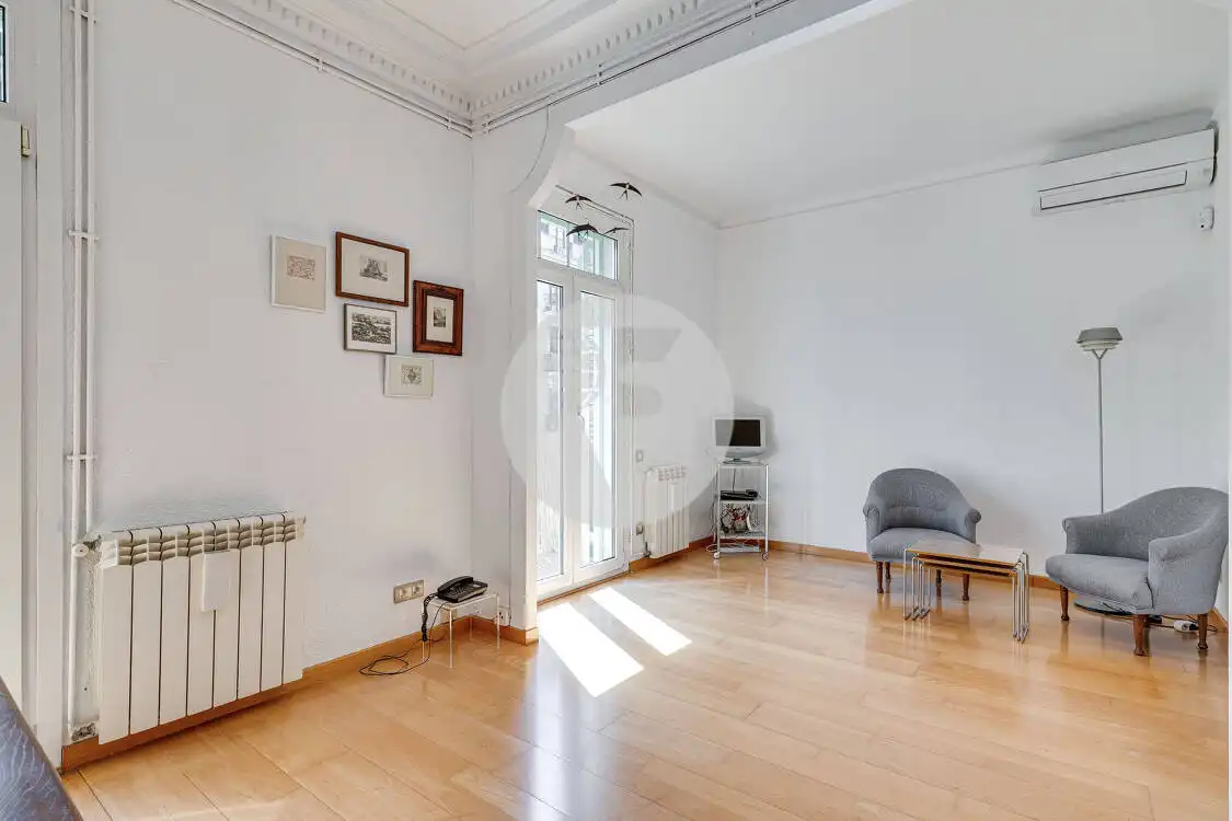 Sala d'estar de Pis en venda en Barcelona amb Aire condicionat, Calefacció i Balcó