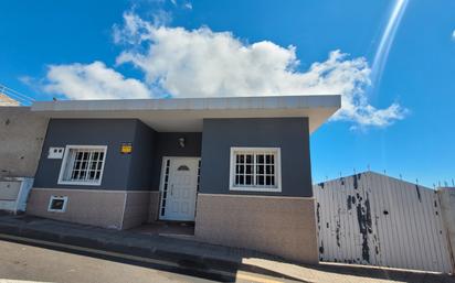 Exterior view of House or chalet for sale in Guía de Isora