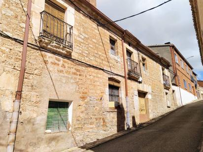Vista exterior de Casa o xalet en venda en Santa María del Campo amb Calefacció, Jardí privat i Moblat