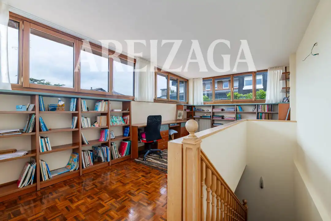 Casa o chalet en venta en Donostia - San Sebastián  con Calefacción, Terraza y Trastero