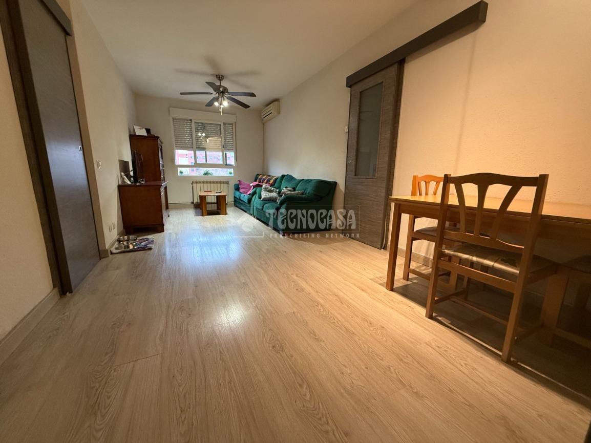 Living room of Flat for sale in  Madrid Capital  with Heating and Terrace