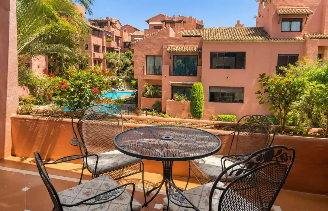 Apartamento de alquiler en Elviria