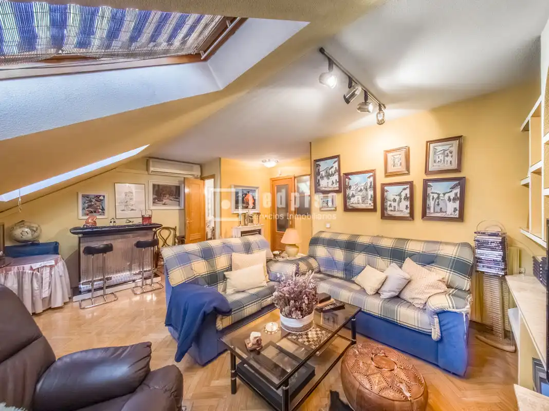 Sala de estar de Casa o chalet en venta en Alcorcón con Aire acondicionado, Calefacción y Jardín privado
