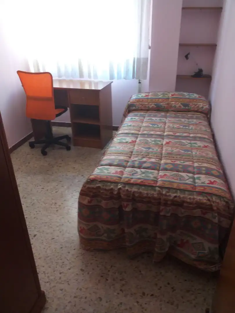 Bedroom of Flat for rent in Zaragoza  with Heating, Furnished and Oven