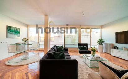 Living room of Attic to rent in  Madrid Capital  with Air Conditioner, Heating and Parquet flooring