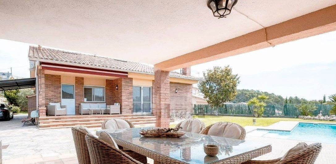 Terrace of Houses for sale in Bigues i Riells del Fai  with Air Conditioner, Private garden and Storage room