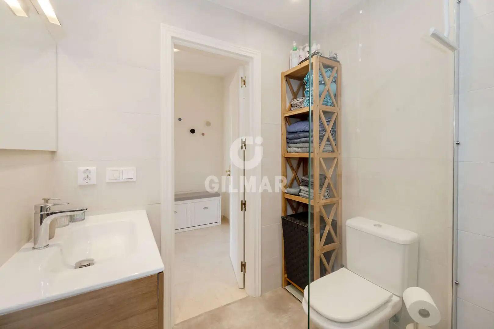 Bany de Apartament en venda en Estepona amb Piscina i Balcó
