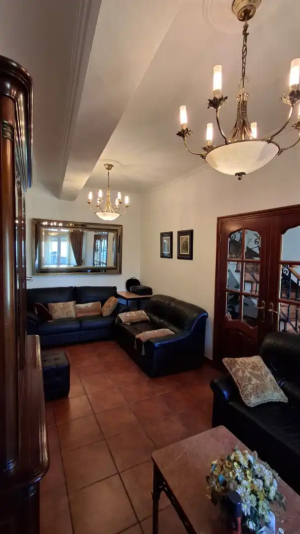 Sala de estar de Casa o chalet en venta en A Pobra do Caramiñal con Aire acondicionado, Calefacción y Jardín privado