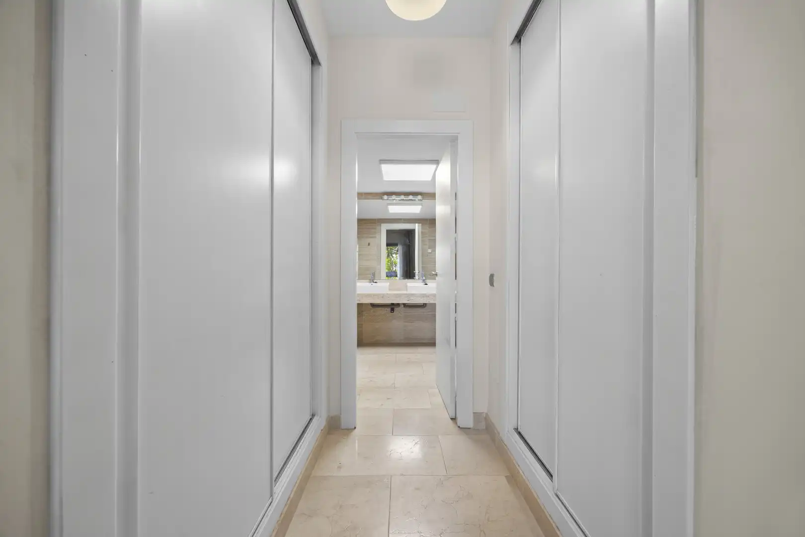 Apartament amb piscina en venda a Benahavís pueblo, imagen 16