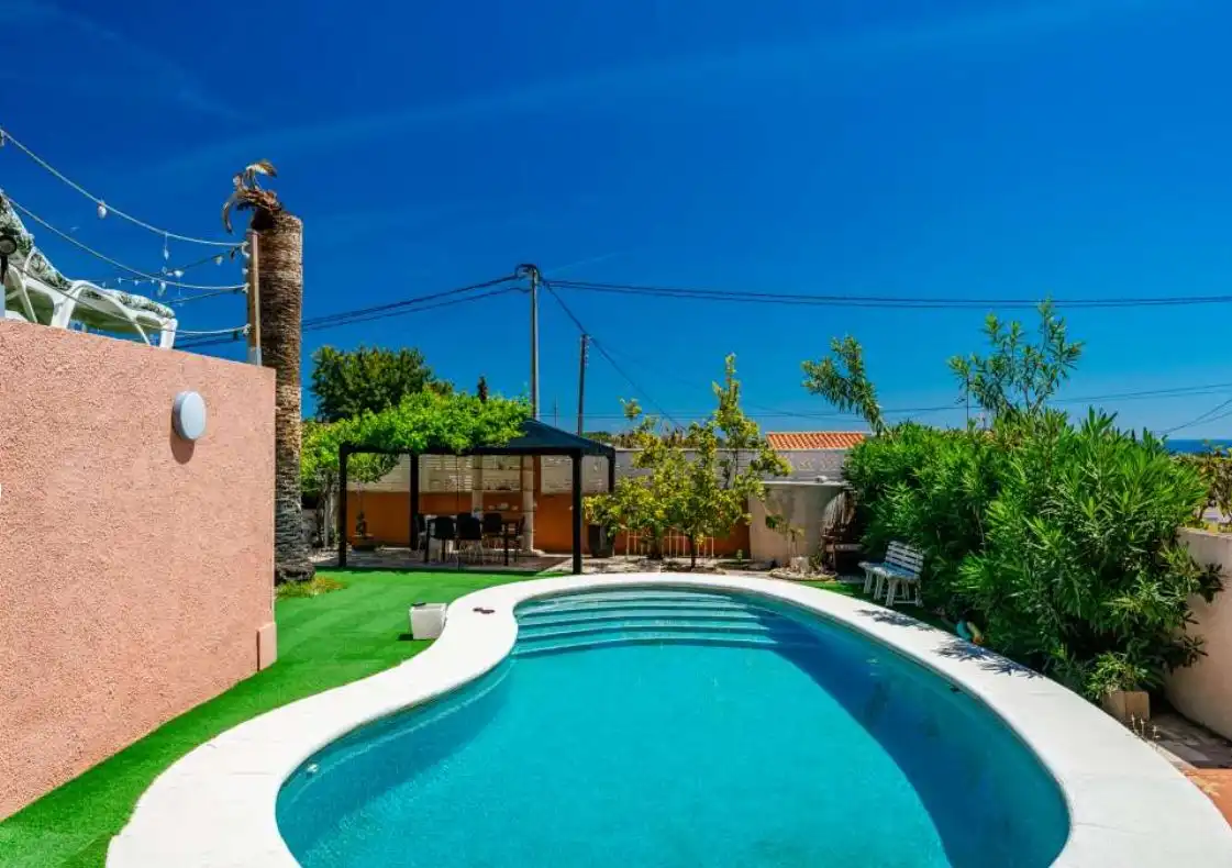 Villa con piscina in vendita a Cometa, imagen 3