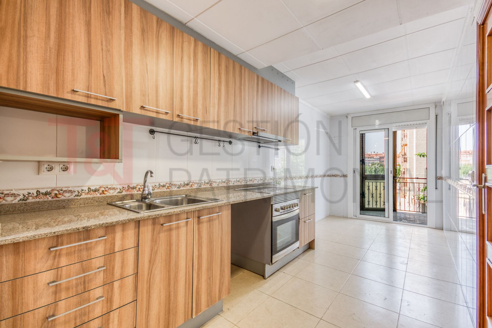 Cuina de Casa o xalet en venda en Pineda de Mar amb Terrassa, Forn i Balcó