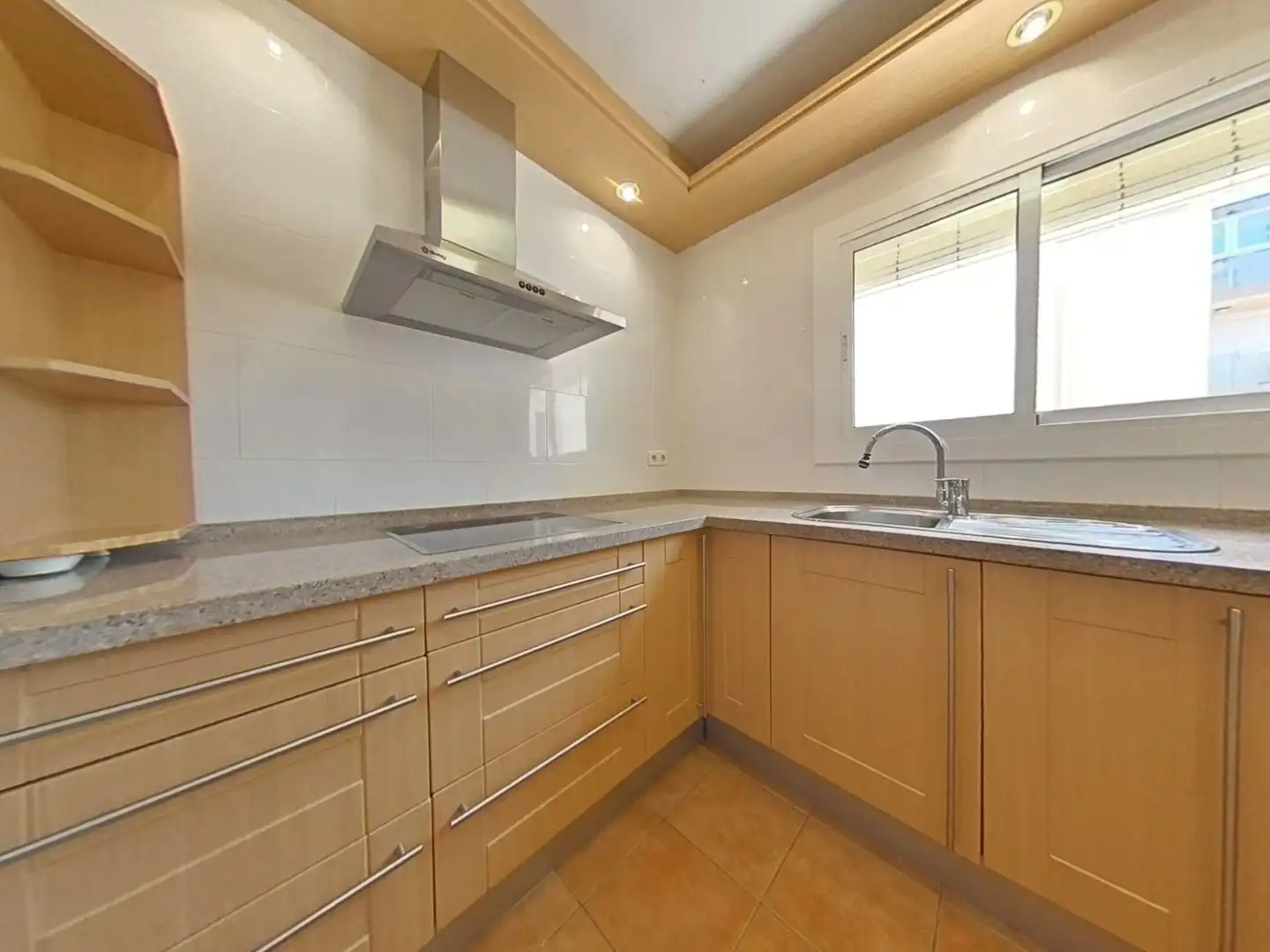 Kitchen of Flat for sale in Platja de Ponent