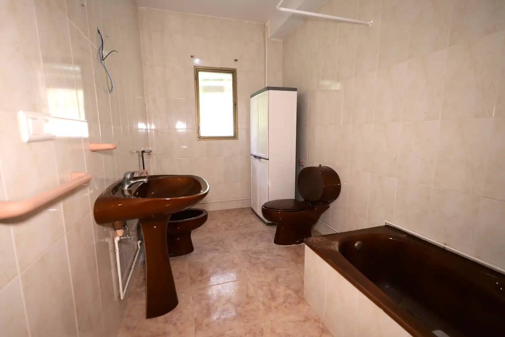 Bany de Casa o xalet en venda en Nevada amb Jardí privat, Terrassa i Moblat