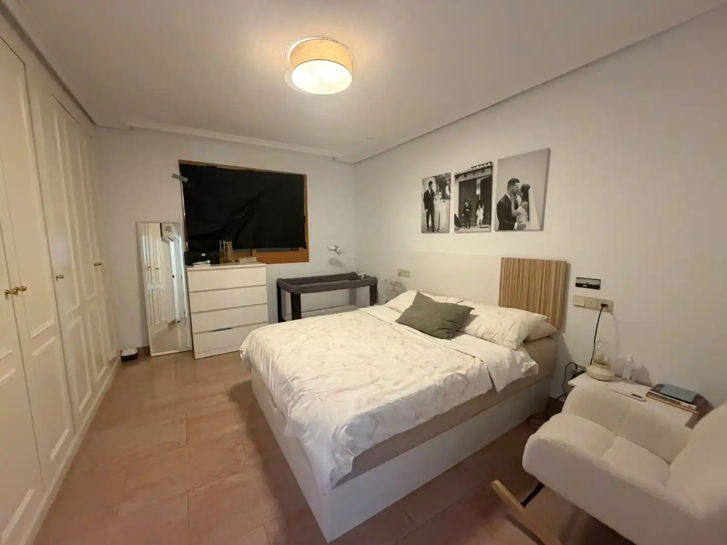 Dormitori de Casa adosada en venda en Catarroja amb Terrassa, Traster i Moblat