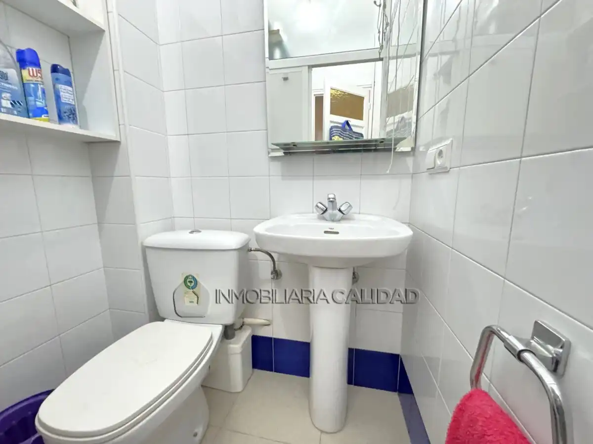 Baño de Piso de alquiler en Burgos con Calefacción y Amueblado