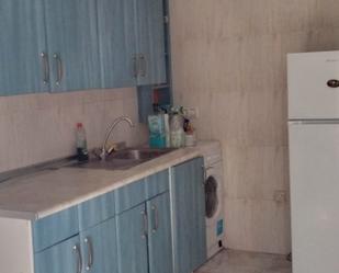 Cuina de Casa o xalet de lloguer en Saelices amb Moblat i Es permeten mascotes