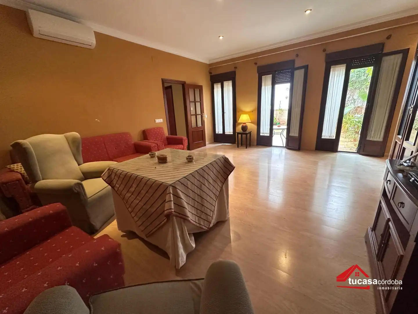 Sala de estar de Planta baja en venta en Córdoba con Parquet y Terraza