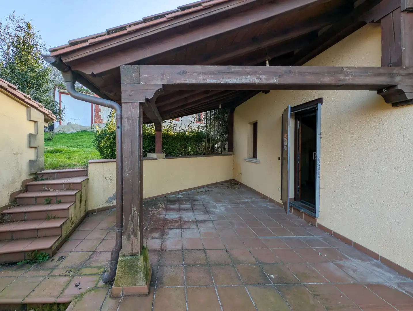 Terrassa de Casa o xalet en venda en Val de San Vicente  amb Calefacció, Terrassa i Traster