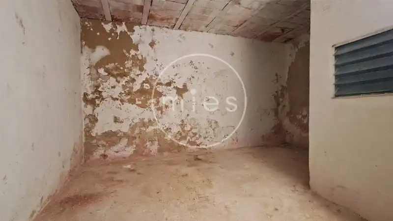 Casa adosada en venda en Montroi / Montroy amb Terrassa i Balcó