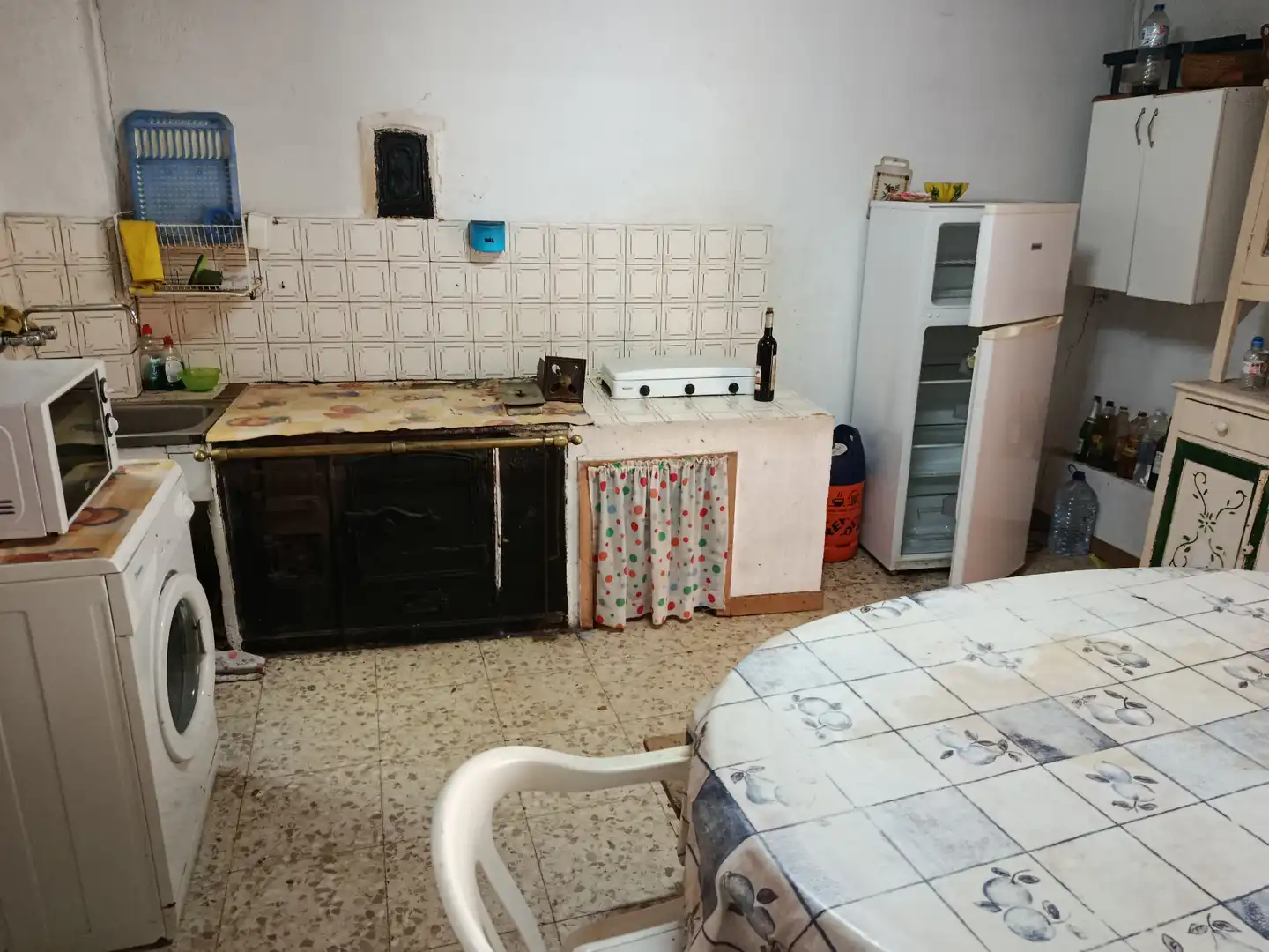 Cuina de Finca rústica en venda en A Pobra do Brollón  amb Jardí privat, Moblat i Forn