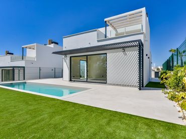Villa mit Pool zum Verkauf in Golf Bahía