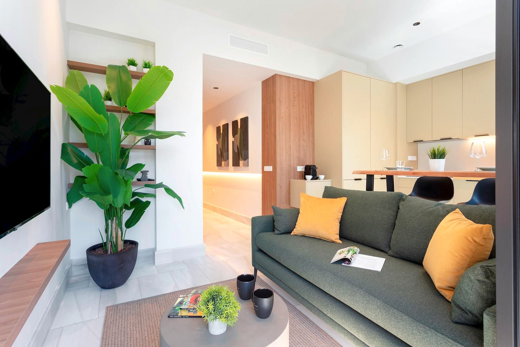 Living room of Flat to rent in  Sevilla Capital  with Air Conditioner, Heating and Washing machine