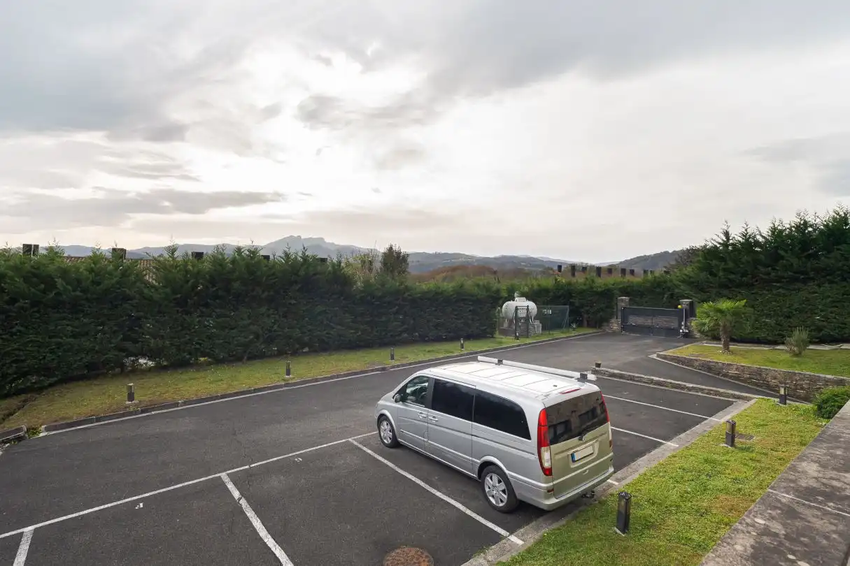 Parkplatz von Wohnung zum Verkauf in Hondarribia mit Heizung, Privatgarten und Terrasse