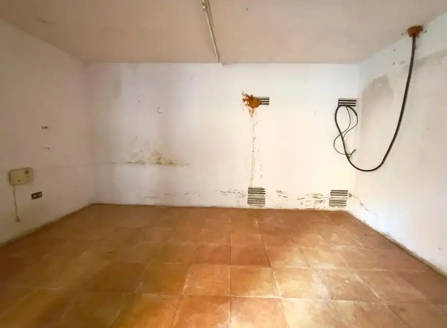 Local comercial en venta en Carrer Serves de Jesús, imagen 4