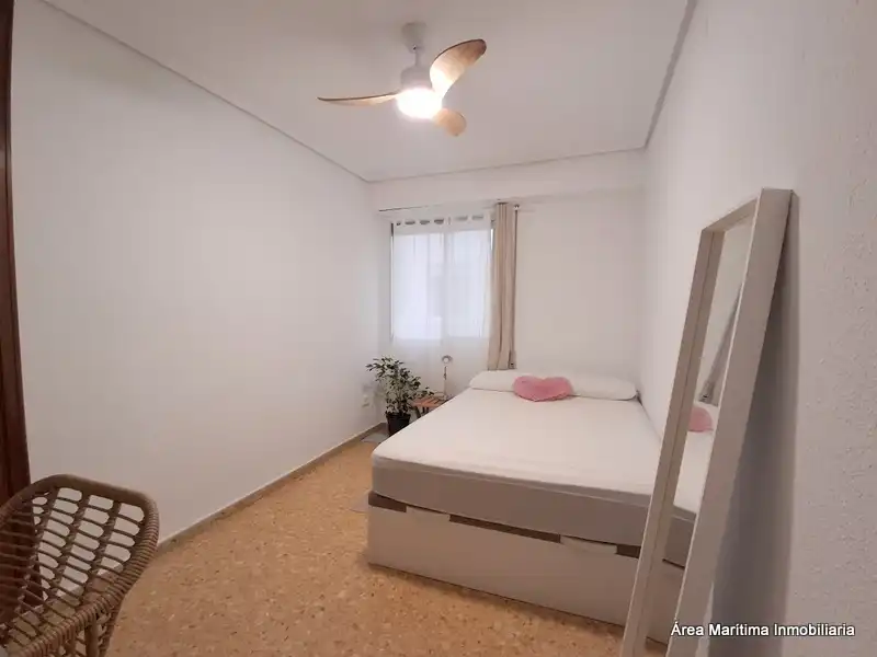 Bedroom of Flat for rent in Valencia  with Air Conditioner, Heating and Furnished