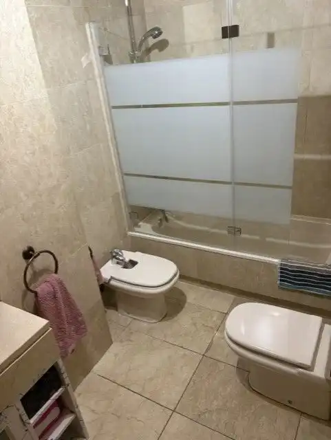 Baño de Piso en venta en Madrid con Calefacción, Trastero y Piscina comunitaria
