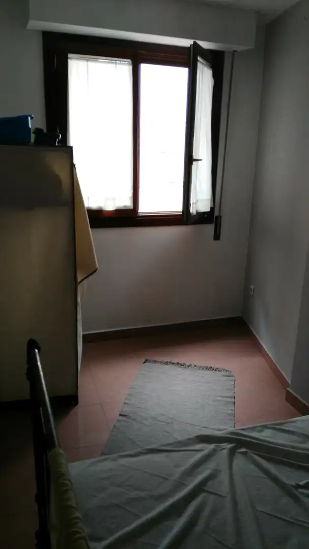 Schlafzimmer von Wohnungen zur Miete in Zaragoza mit Heizung, Möbliert und Ofen