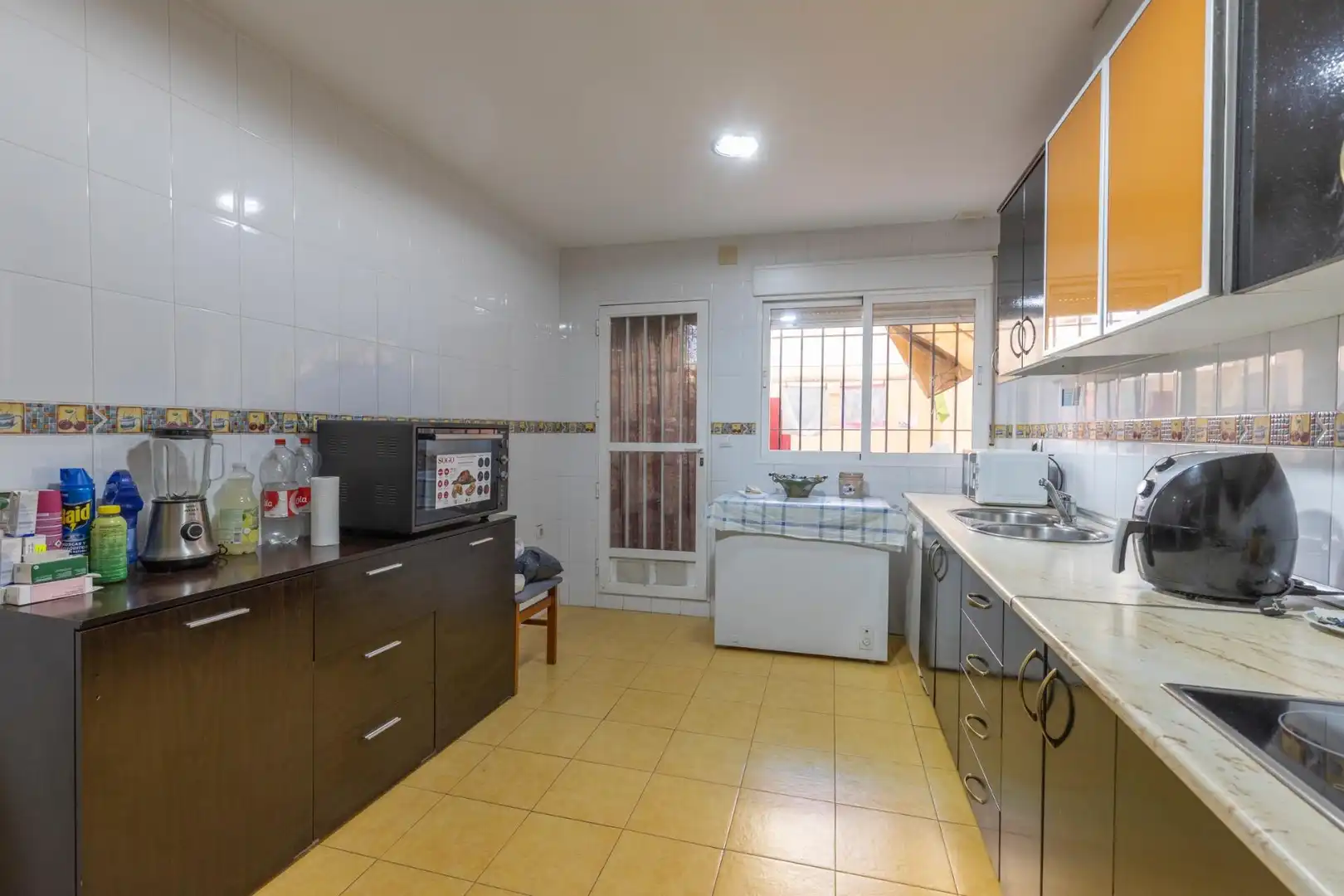 Küche von Einfamilien-Reihenhaus zum Verkauf in Chauchina mit Abstellraum und Balkon