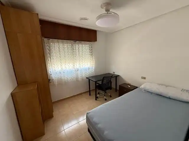 Habitación de Piso de alquiler en Murcia con Aire acondicionado y Amueblado