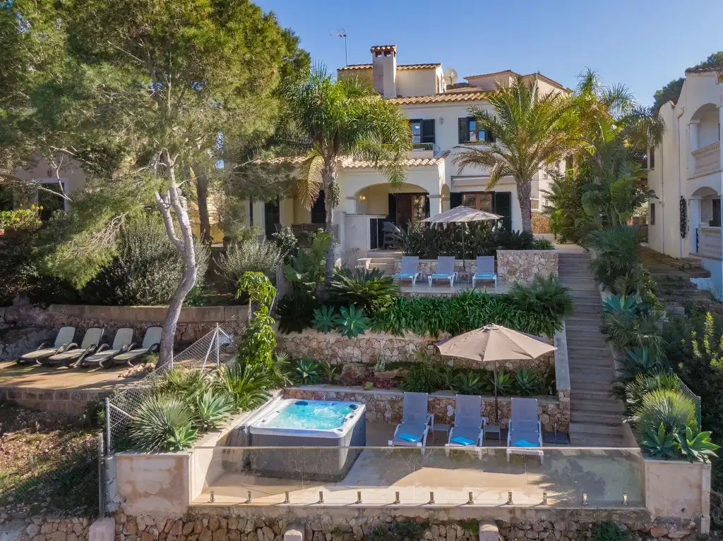 Chalet con jardín en venta en Cala Pi - Vallgornera