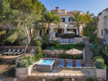 Detached house with garden for sale in Cala Pi - Vallgornera