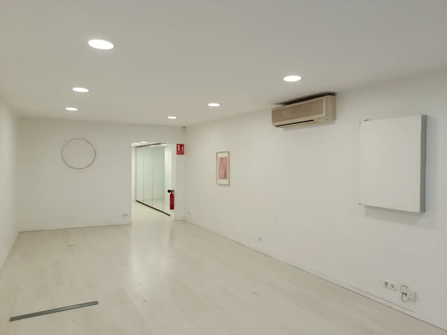 Business premises to rent in Carrer de Bernat Bacià, imagen 2