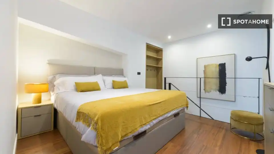 Bedroom of Flat for rent in Madrid  with Air Conditioner, Heating and Furnished