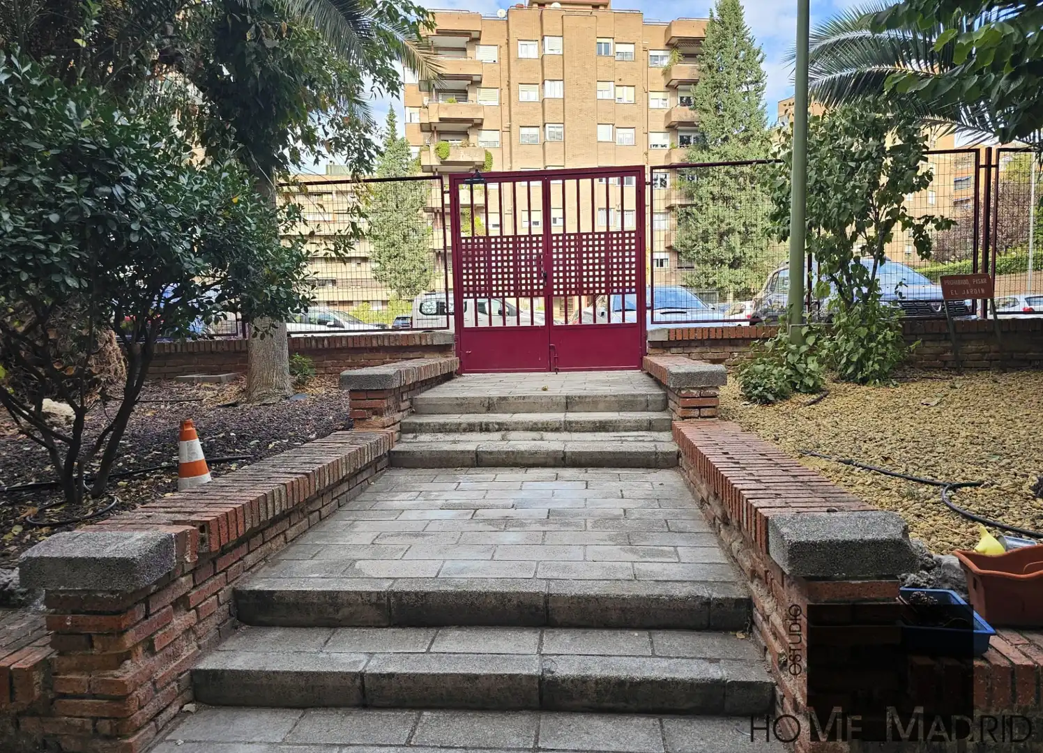 Aparcament de Estudi en venda en Madrid amb Aire condicionat i Moblat