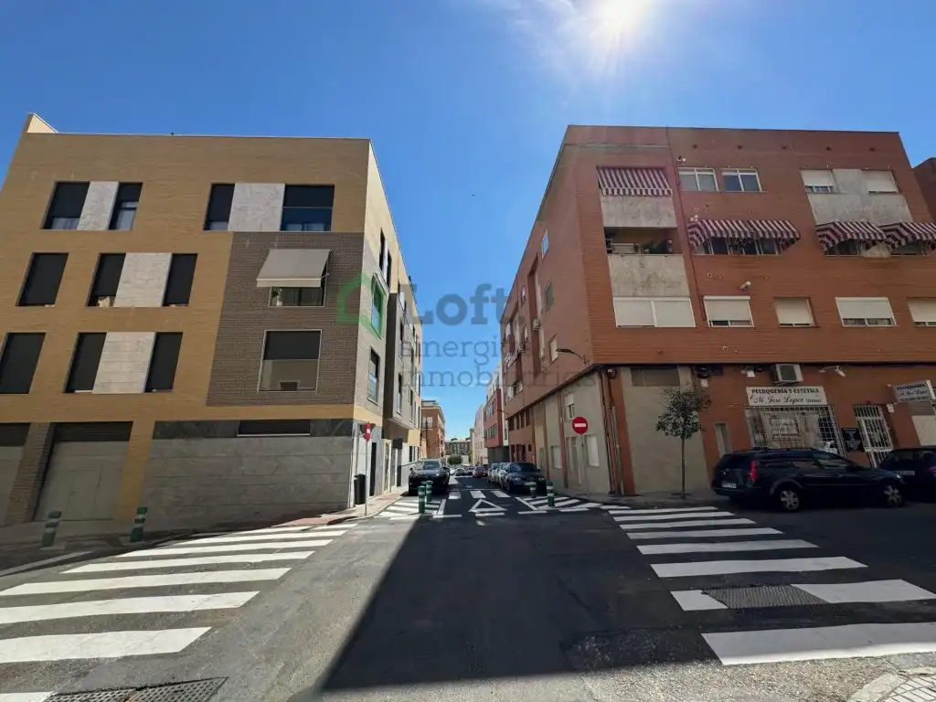 Außenansicht von Dachboden zum Verkauf in Badajoz mit Klimaanlage, Heizung und Terrasse