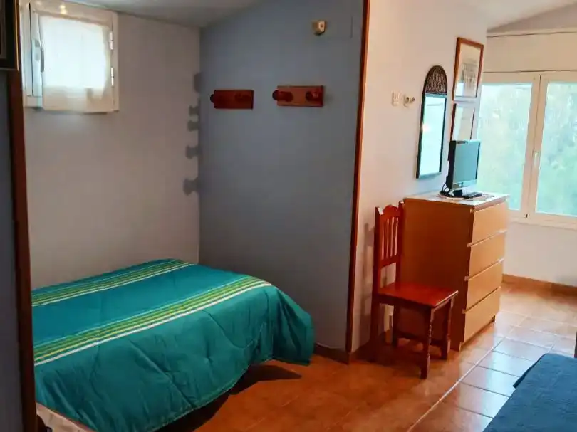 Dormitori de Loft de lloguer en Lleida amb Aire condicionat, Piscina i Moblat