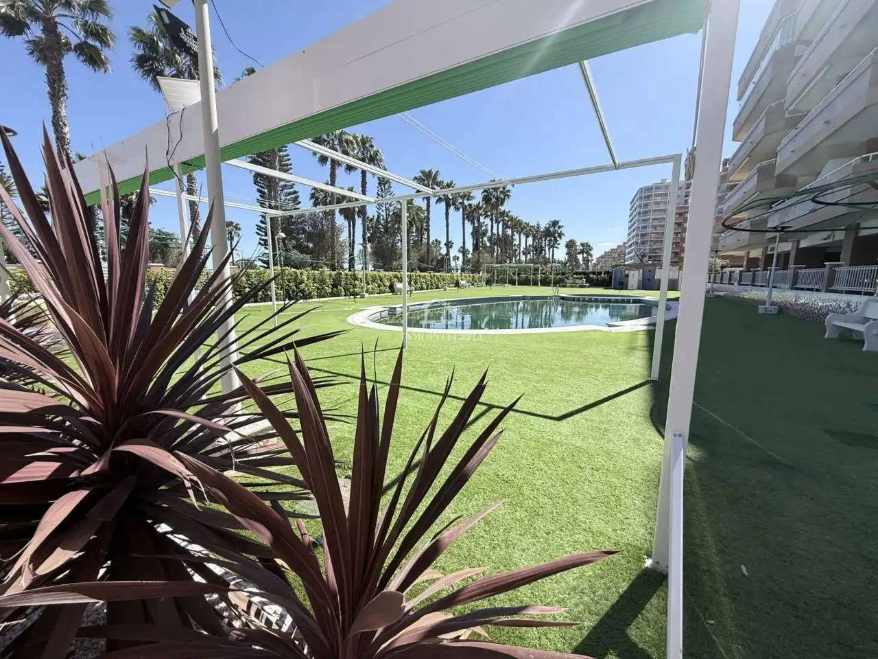 Piscina de Apartament en venda en Oropesa del Mar / Orpesa amb Aire condicionat, Terrassa i Moblat