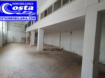 Local commercial à vendre à Calle Tres de Noviembre 31