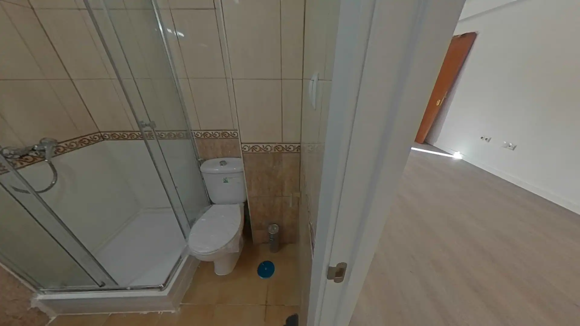 Bany de Pis en venda en Madrid amb Parquet