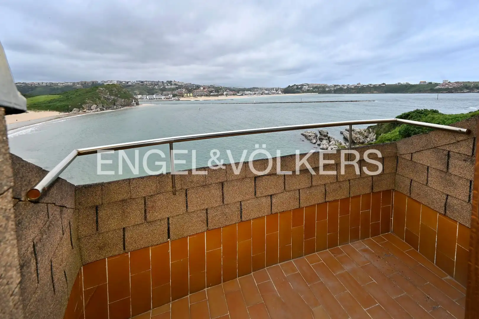 Terraza de Piso en venta en Miengo con Calefacción y Balcón