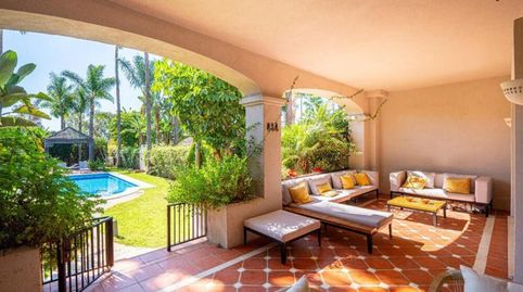 Foto 2 von Einfamilien-Reihenhaus zur Miete in La Dama de Noche - La Alzambra, Marbella