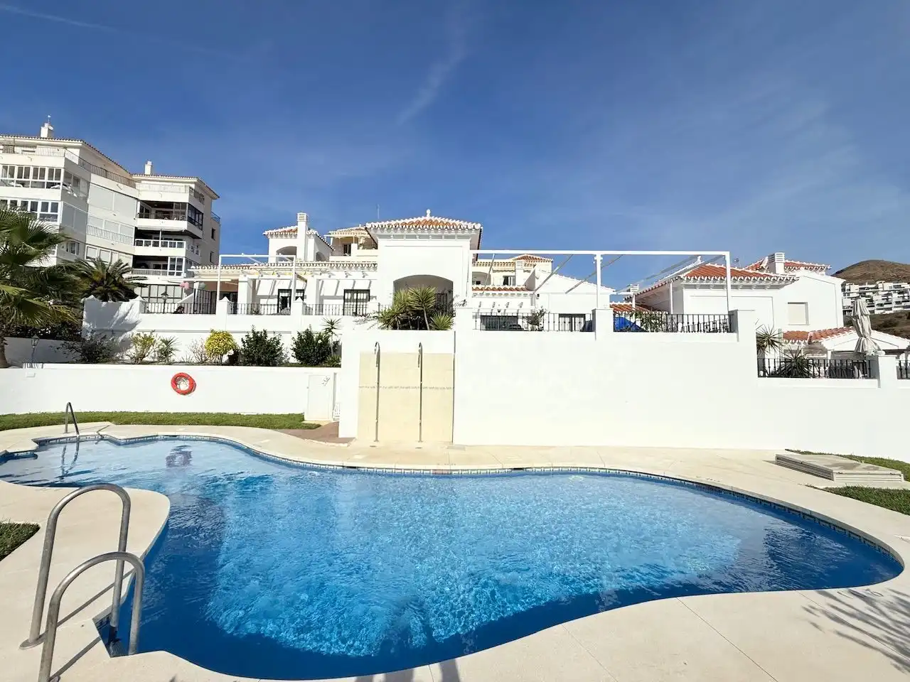 Außenansicht von Maisonette zum Verkauf in Torrox mit Gemeinschaftspool
