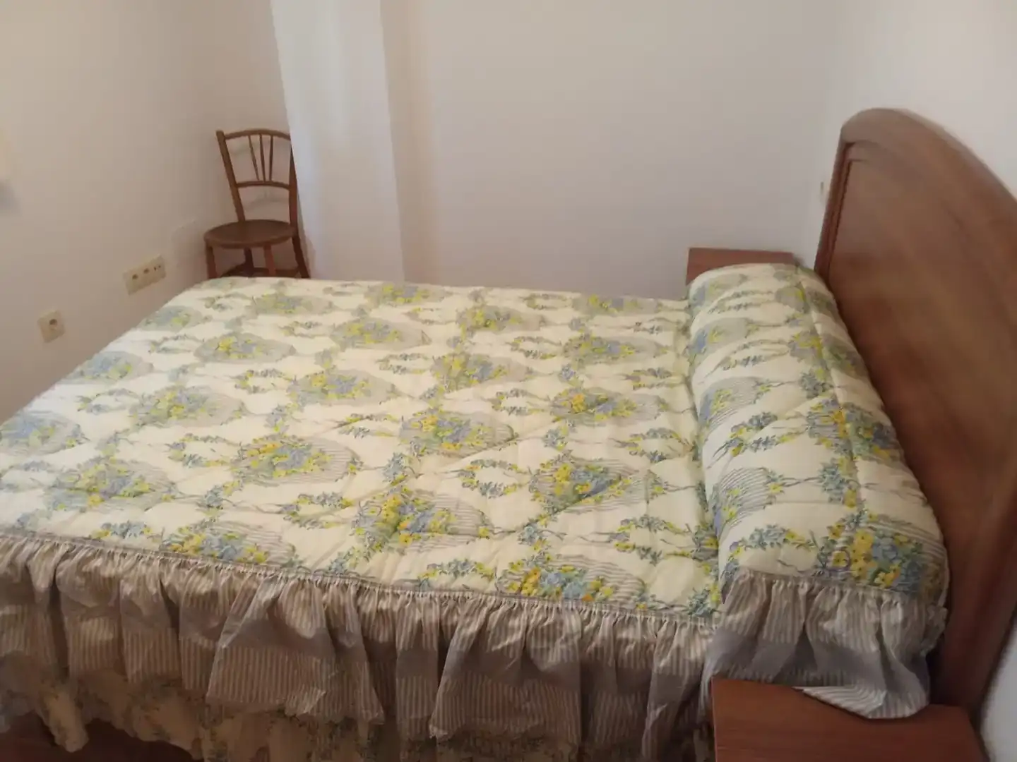 Dormitori de Casa adosada en venda en San Justo amb Jardí privat, Traster i Moblat
