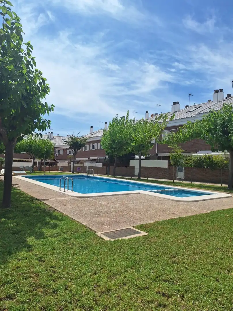 Jardí de Casa adosada de lloguer en Murcia amb Aire condicionat, Terrassa i Moblat