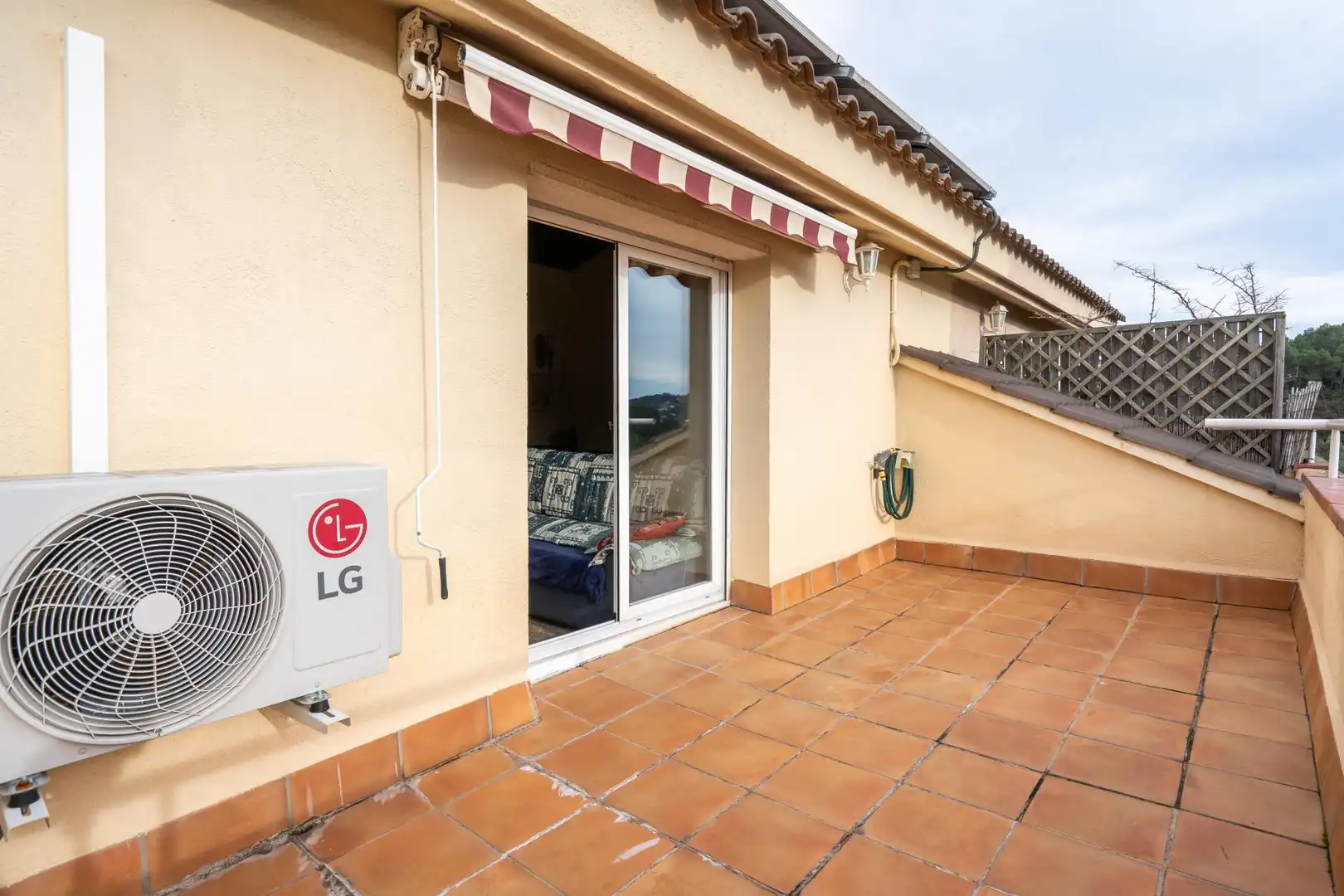 Terrassa de Casa adosada en venda en La Palma de Cervelló amb Calefacció, Jardí privat i Forn